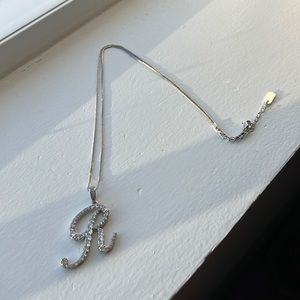 R initial necklace in silver